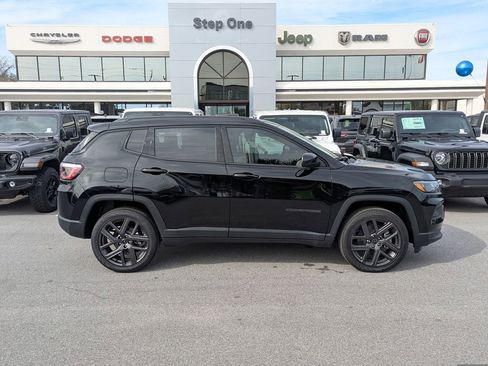 New 2026 Jeep Compass Latitude AWD/4WD image 4