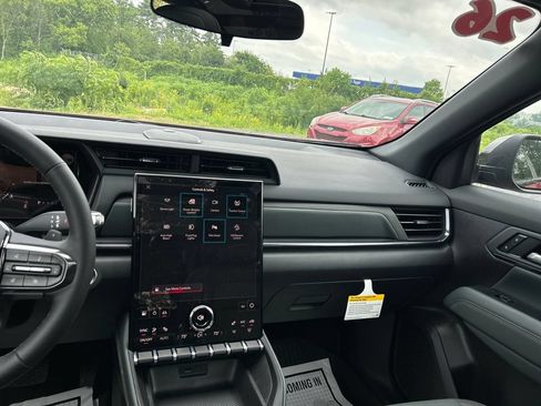 New 2026 GMC Terrain AT4 w/ LPO, Floor Liner Package AWD/4WD image 27