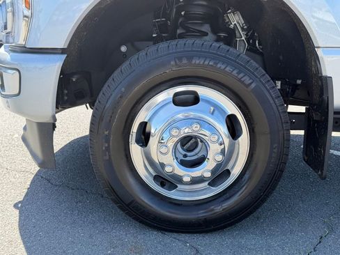 Used 2024 Ford F350 Platinum AWD/4WD image 9