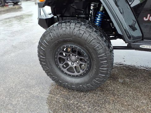 Used 2021 Jeep Wrangler Unlimited Rubicon w/ Xtreme Recon 35" Tire Package AWD/4WD image 9