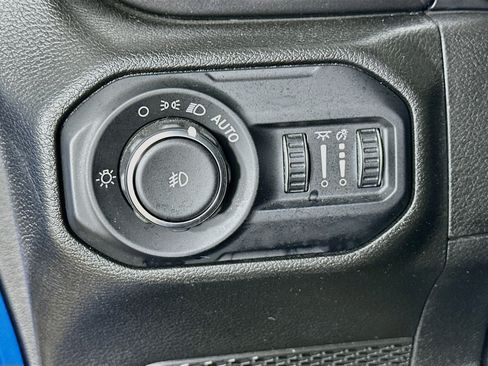 Used 2022 Jeep Wrangler Unlimited Sport AWD/4WD image 10