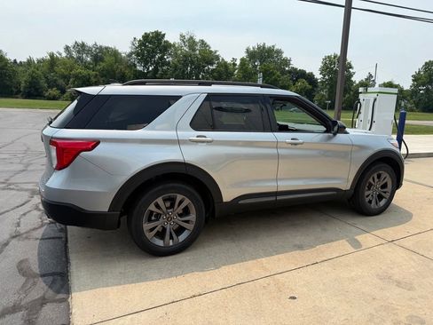 Certified 2024 Ford Explorer XLT w/ Equipment Group 202A AWD/4WD image 9
