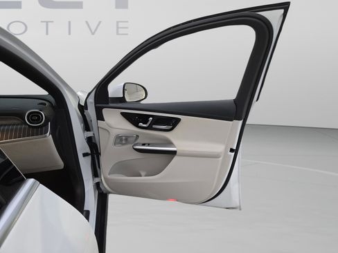 Used 2024 Mercedes-Benz GLC 300 image 22