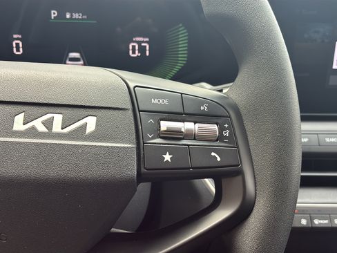 Used 2025 Kia K4 FWD image 34