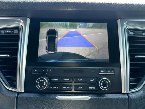 Used 2017 Porsche Macan AWD/4WD image 25