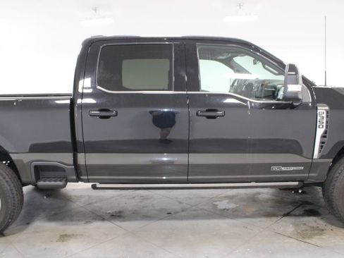 Used 2025 Ford F350 King Ranch w/ FX4 Off-Road Package image 11