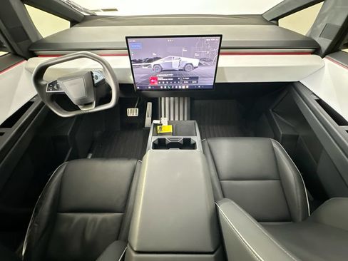 Used 2024 Tesla Cybertruck AWD Crew Cab image 9