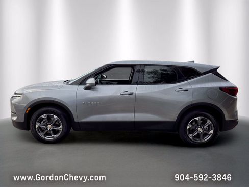 Certified 2025 Chevrolet Blazer LT FWD image 2