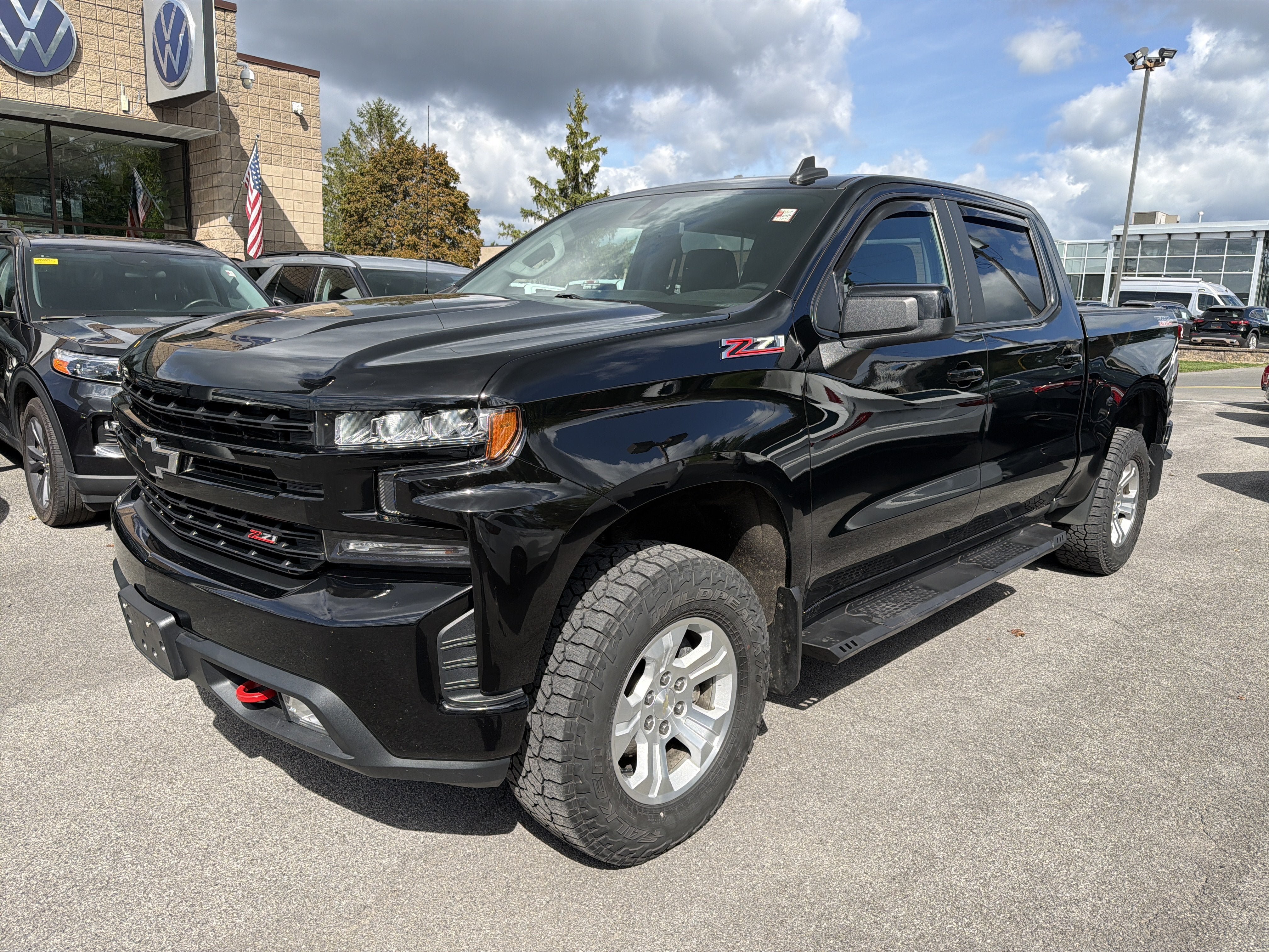 Used 2021 Chevrolet Silverado 1500 LT Trail Boss w/ LPO, Dark Essentials Package AWD/4WD image 4