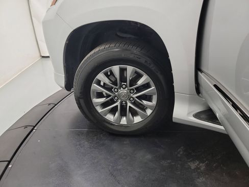 Used 2014 Lexus GX 460 Luxury image 30