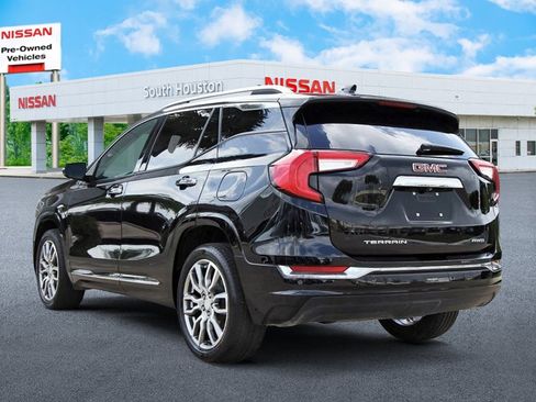 Used 2024 GMC Terrain Denali w/ Denali Premium Package AWD/4WD image 3