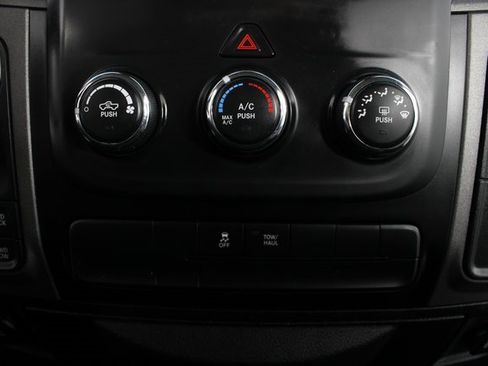 Used 2017 RAM 1500 Express image 5