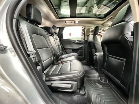 Used 2020 Ford Escape Titanium w/ Titanium Premium Package 2.0 image 21