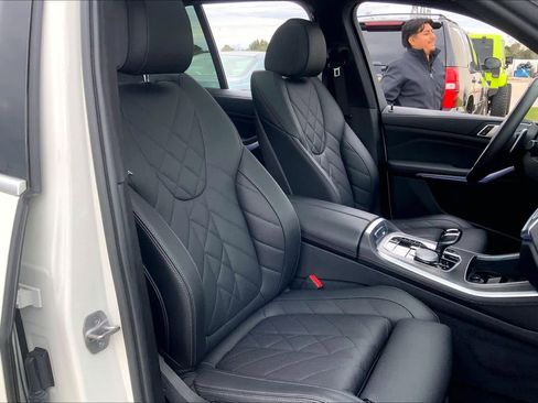 Certified 2023 BMW X5 xDrive40i w/ Premium Package image 8