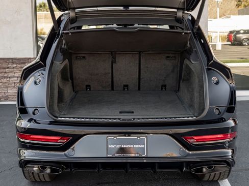 Used 2023 Bentley Bentayga Speed image 29
