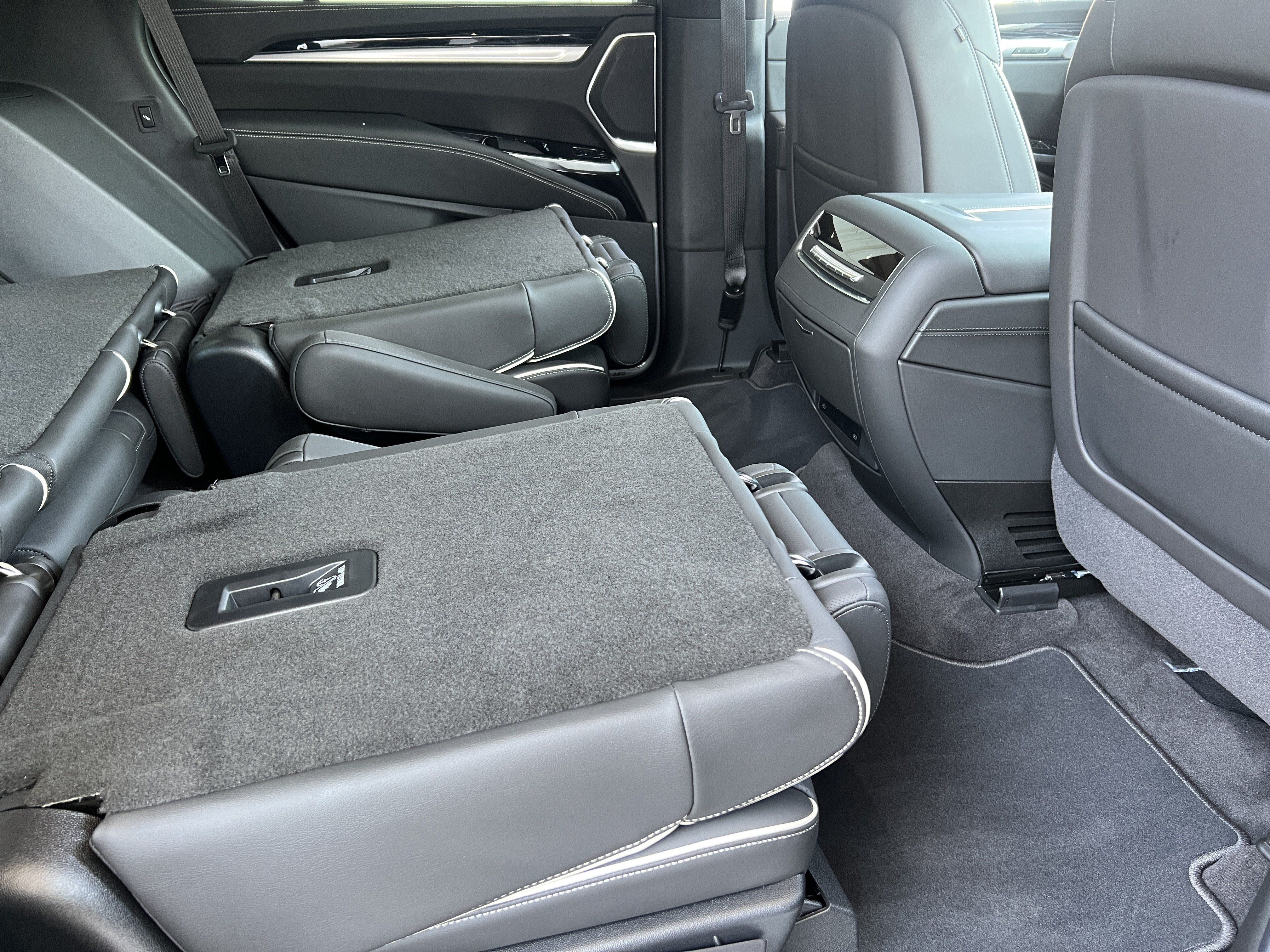 Used 2026 Cadillac Escalade Sport AWD/4WD image 26