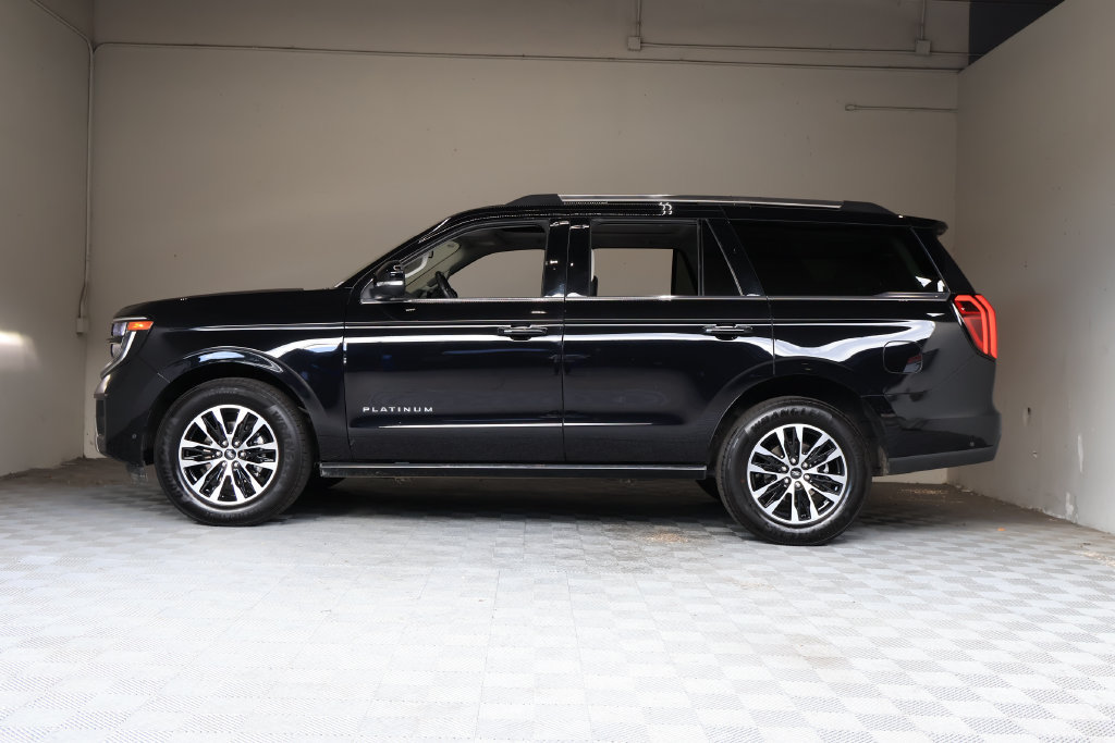 Used 2025 Ford Expedition Platinum AWD/4WD image 7