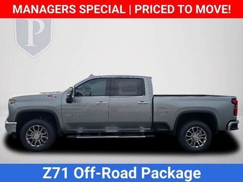 New 2026 Chevrolet Silverado 2500 LTZ w/ LTZ Premium Package AWD/4WD image 12
