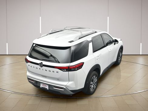 Certified 2025 Nissan Pathfinder SL FWD image 35