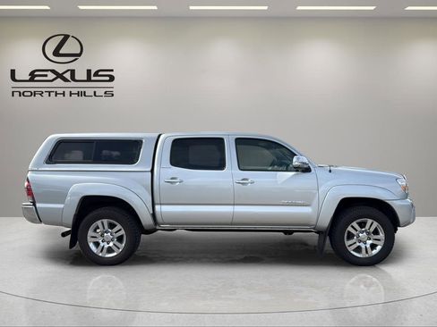 Used 2013 Toyota Tacoma 4x4 Double Cab w/ Limited Pkg image 5