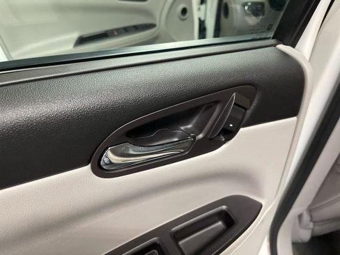 Used 2009 Chevrolet Impala SS w/ Convenience Package image 41