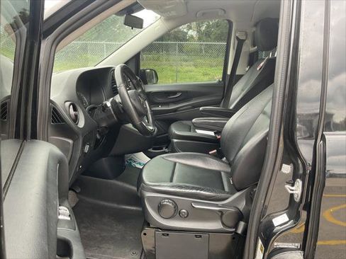 Used 2019 Mercedes-Benz Metris Passenger image 14