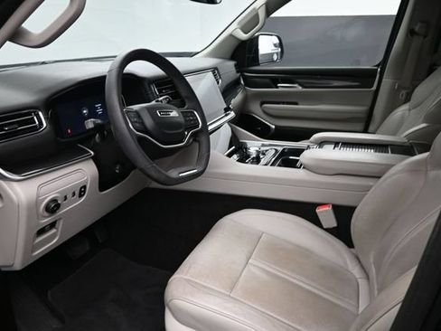 Used 2022 Jeep Wagoneer Series I AWD/4WD image 14