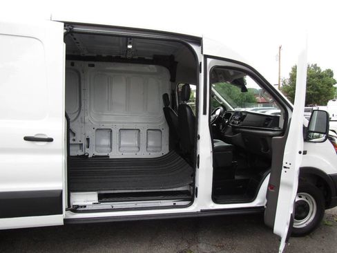 Used 2025 Ford Transit 250 148 Medium Roof RWD image 20