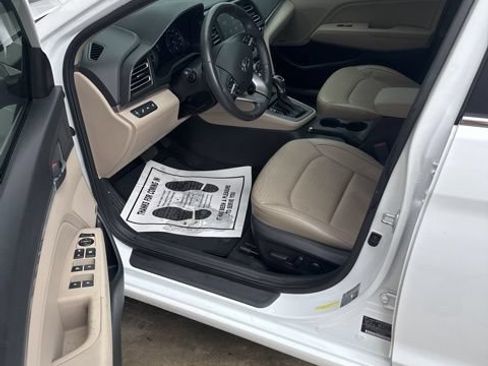Used 2020 Hyundai Elantra Limited FWD image 10