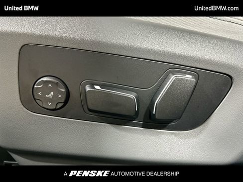 Used 2025 BMW 530i w/ Premium Package image 12