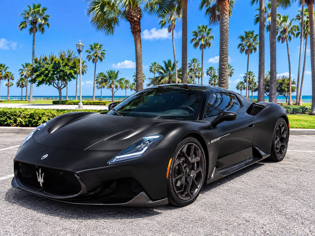 Used 2024 Maserati MC20 Coupe RWD image 1