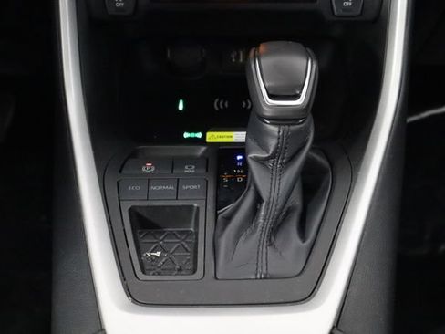 Used 2023 Toyota RAV4 XLE Premium FWD image 29