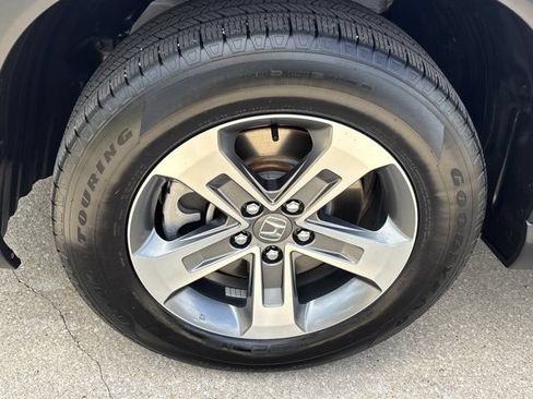 Used 2025 Honda Pilot EX-L image 13