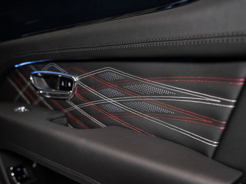 Used 2025 Bentley Bentayga Extended Wheelbase image 68