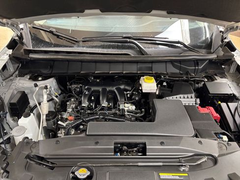 Used 2025 Nissan Pathfinder SV AWD/4WD image 35