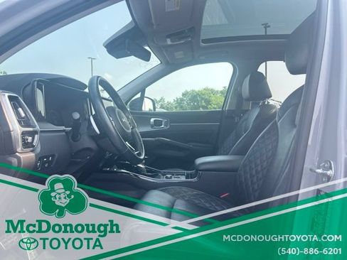 Used 2023 Kia Sorento SX AWD/4WD image 14