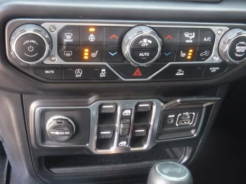 Certified 2022 Jeep Wrangler Unlimited Sahara image 23