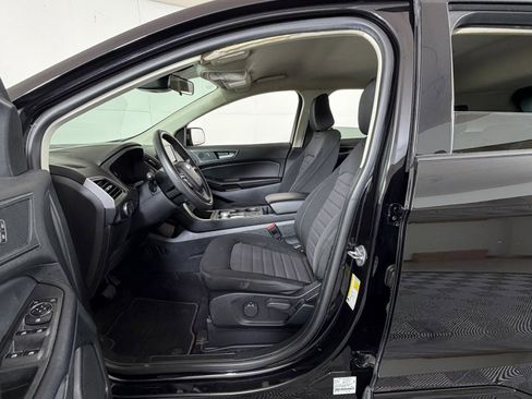 Used 2024 Ford Edge SE w/ Black Appearance Package image 9