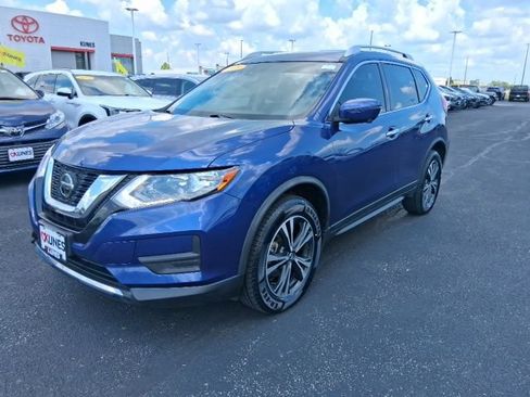 Used 2019 Nissan Rogue SV w/ Premium Package AWD/4WD image 11