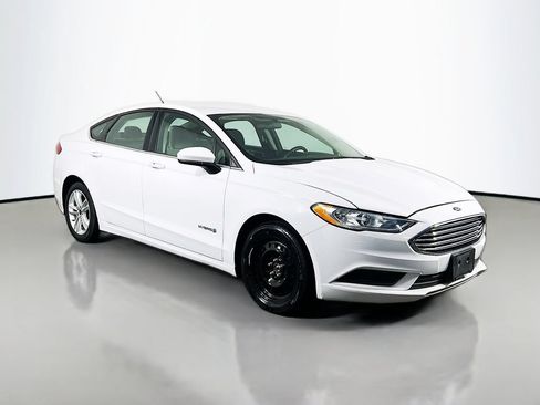 Used 2018 Ford Fusion S FWD image 3