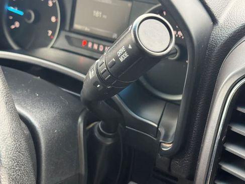 Used 2018 Ford F150 XLT w/ Equipment Group 302A Luxury AWD/4WD image 19