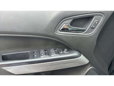 Used 2019 Chevrolet Colorado ZR2 w/ ZR2 Midnight Special Edition AWD/4WD image 18