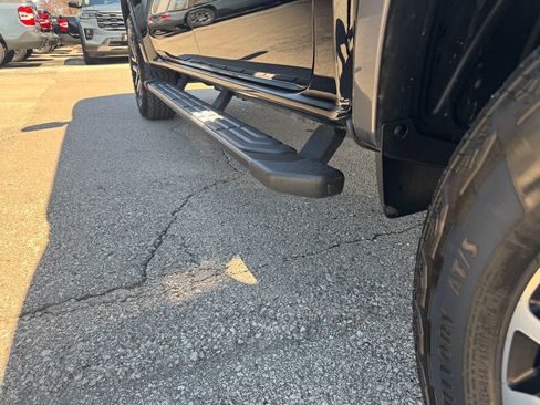 Used 2024 Ford Ranger Lariat w/ FX4 Off-Road Package image 17