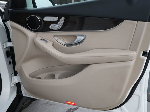 Used 2020 Mercedes-Benz GLC 300 4MATIC image 9