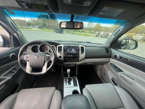 Used 2015 Toyota Tacoma 4x4 Double Cab w/ Limited Package image 22