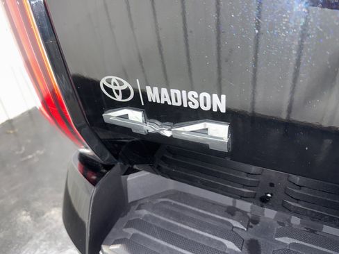 Used 2023 Toyota Tundra Capstone AWD/4WD image 45