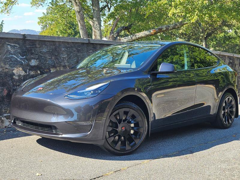Used 2024 Tesla Model Y 2WD image 5
