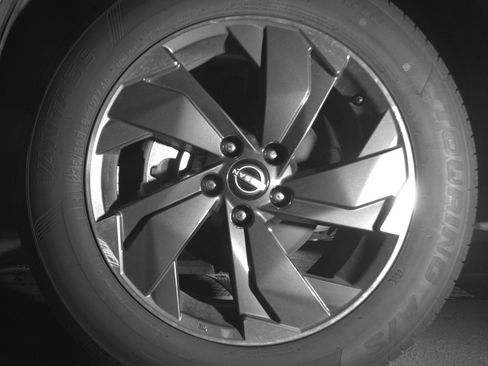 Used 2025 Nissan Rogue SV image 12