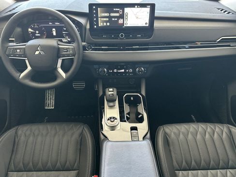 New 2025 Mitsubishi Outlander SEL image 12