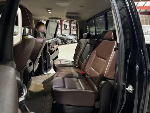 Used 2018 Chevrolet Silverado 1500 High Country image 16